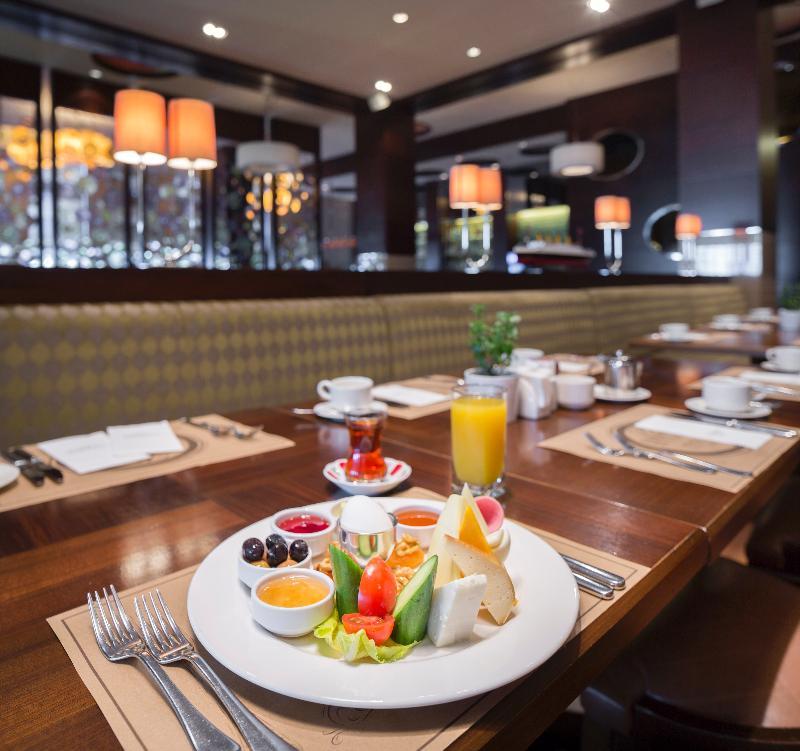 Titanic Business Kartal 5* Istanboel