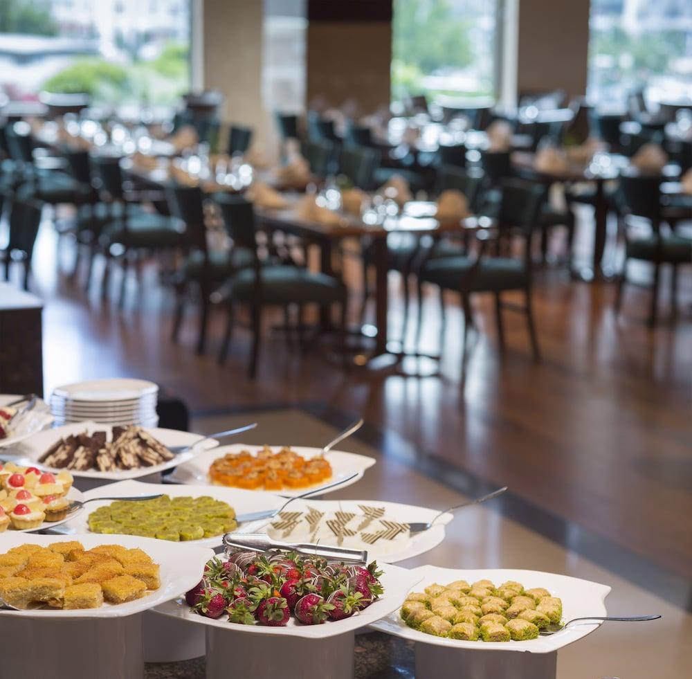 Otel Titanic Business Kartal İstanbul