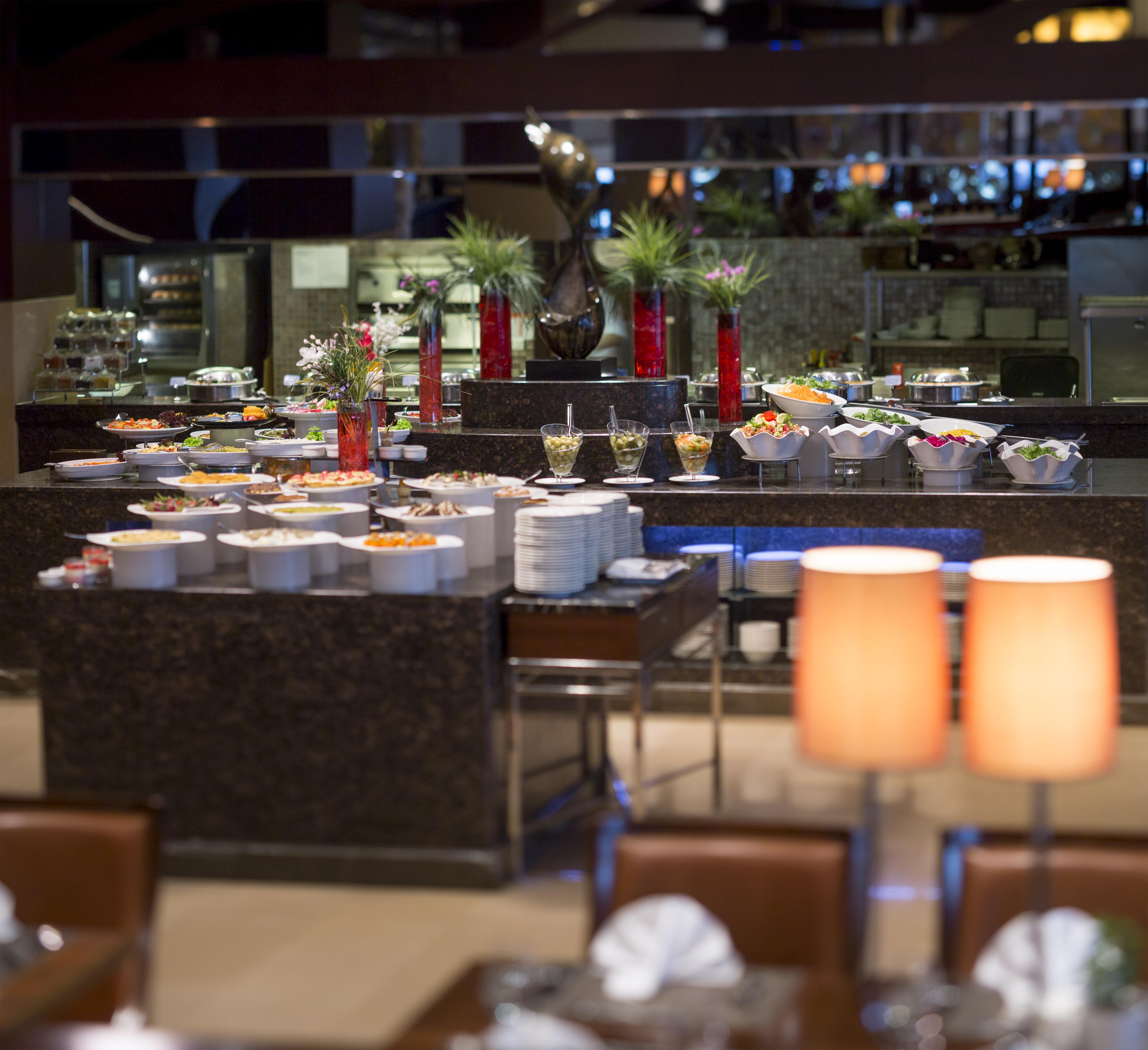 Titanic Business Kartal Otel