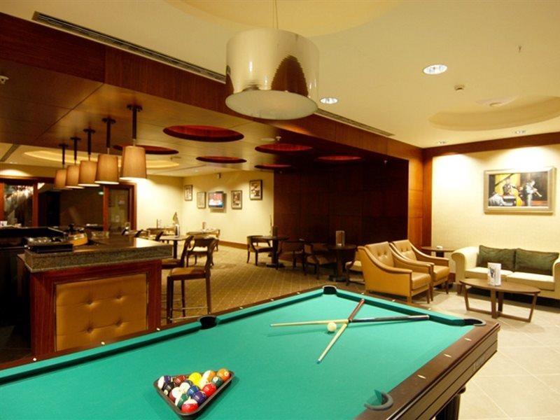 Titanic Business Kartal Otel