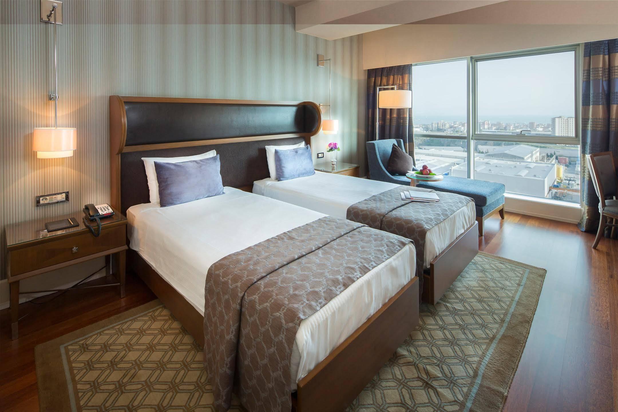 Otel Titanic Business Kartal